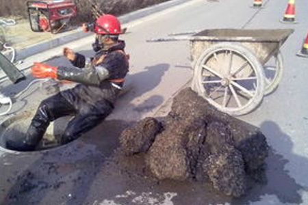 本地管路维修,呼伦贝尔阿荣旗向阳峪马桶漏水如何修理-高压热蒸汽清洗油污